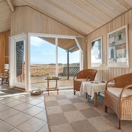 3 Bedroom Lovely In 別荘 *