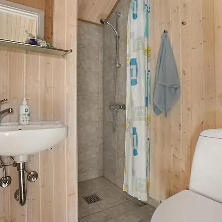 Дом отдыха 3 Bedroom Lovely In *