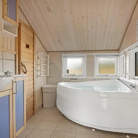 Holiday home 3 Bedroom Lovely In Frostrup